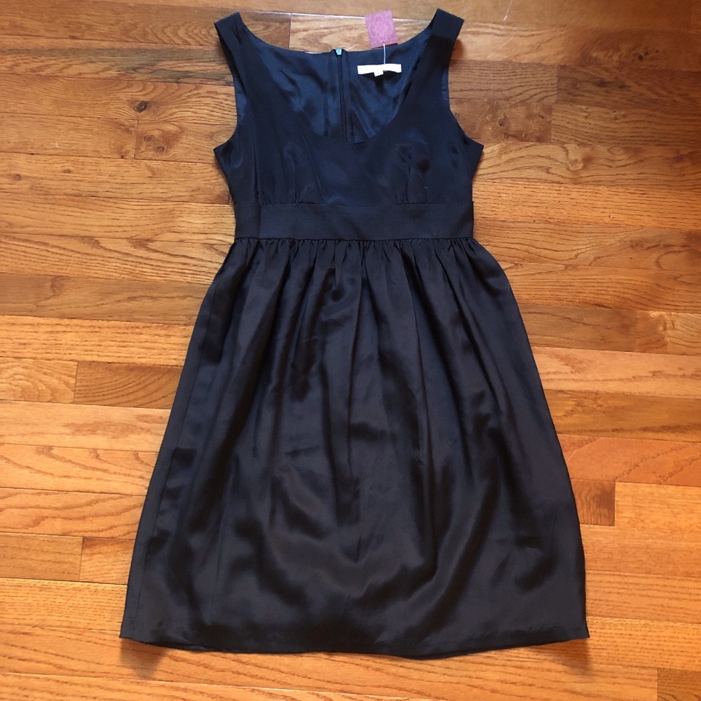 ALEXX JAE Black Silk dress  NEW  Size 2